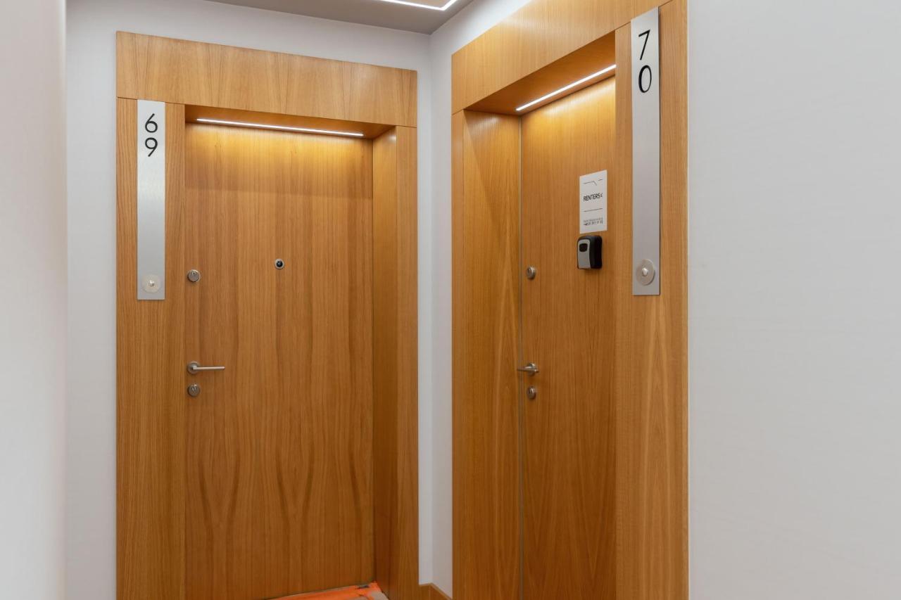 Srodmiescie Warsaw Muranow Apartments With Parking By Noclegi Renters Kültér fotó