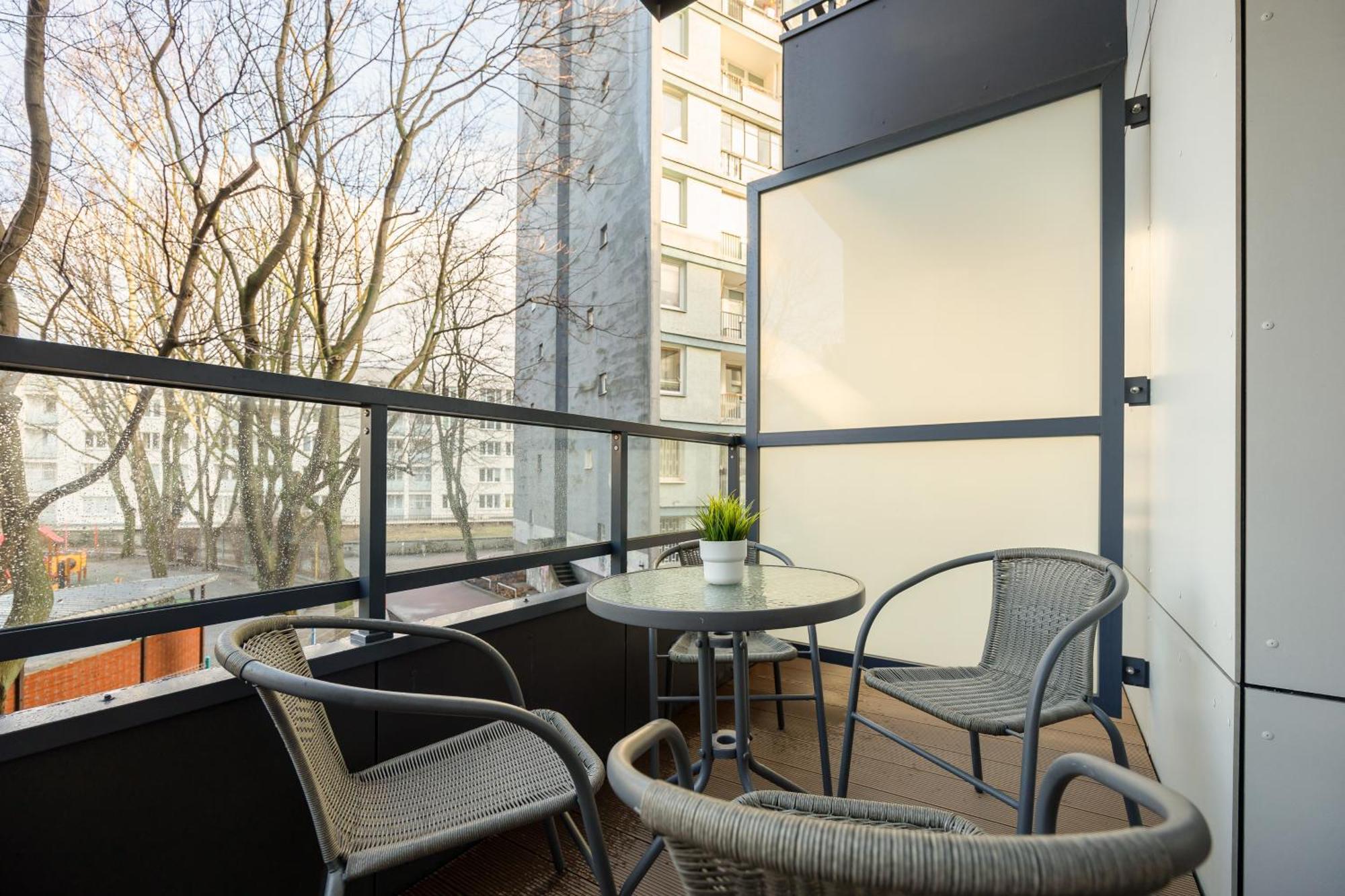 Srodmiescie Warsaw Muranow Apartments With Parking By Noclegi Renters Kültér fotó